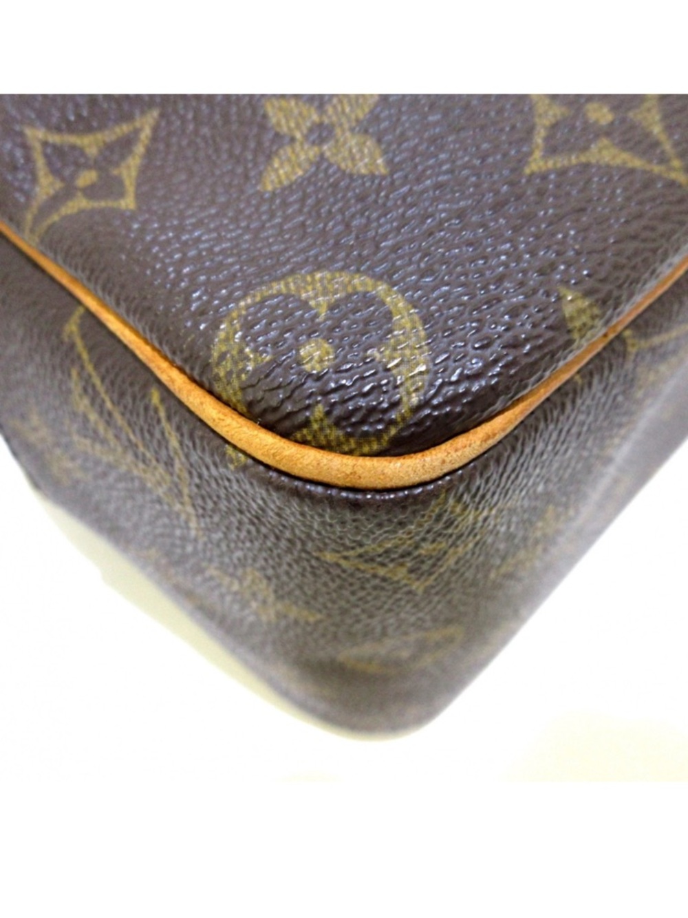 Louis Vuitton Cite MM Monogram Canvas Shoulder Bag - Picture 5 of 6